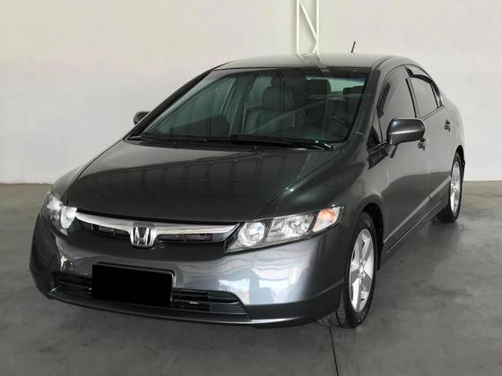 HONDA CIVIC 1.8 LXS 16V FLEX 4P AUTOMÁTICO HONDA CIVIC 1.8 LXS 16V FLEX 4P AUTOMÁTICO